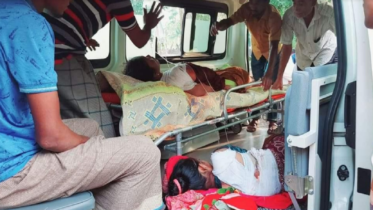 বরগুনায় মা-মেয়েকে কুপিয়ে গুরুতর জখম, অর্ধশত সেলাই