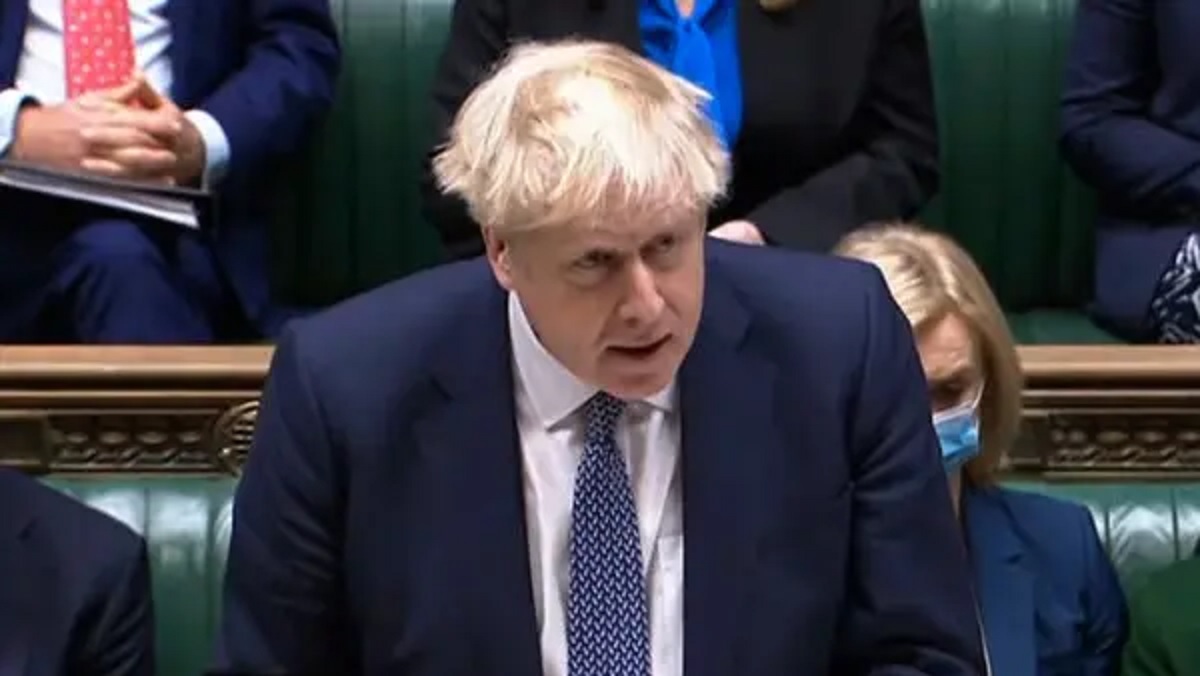 অবশেষে জাতির কাছে ক্ষমা চাইলেন ব্রিটিশ প্রধানমন্ত্রী