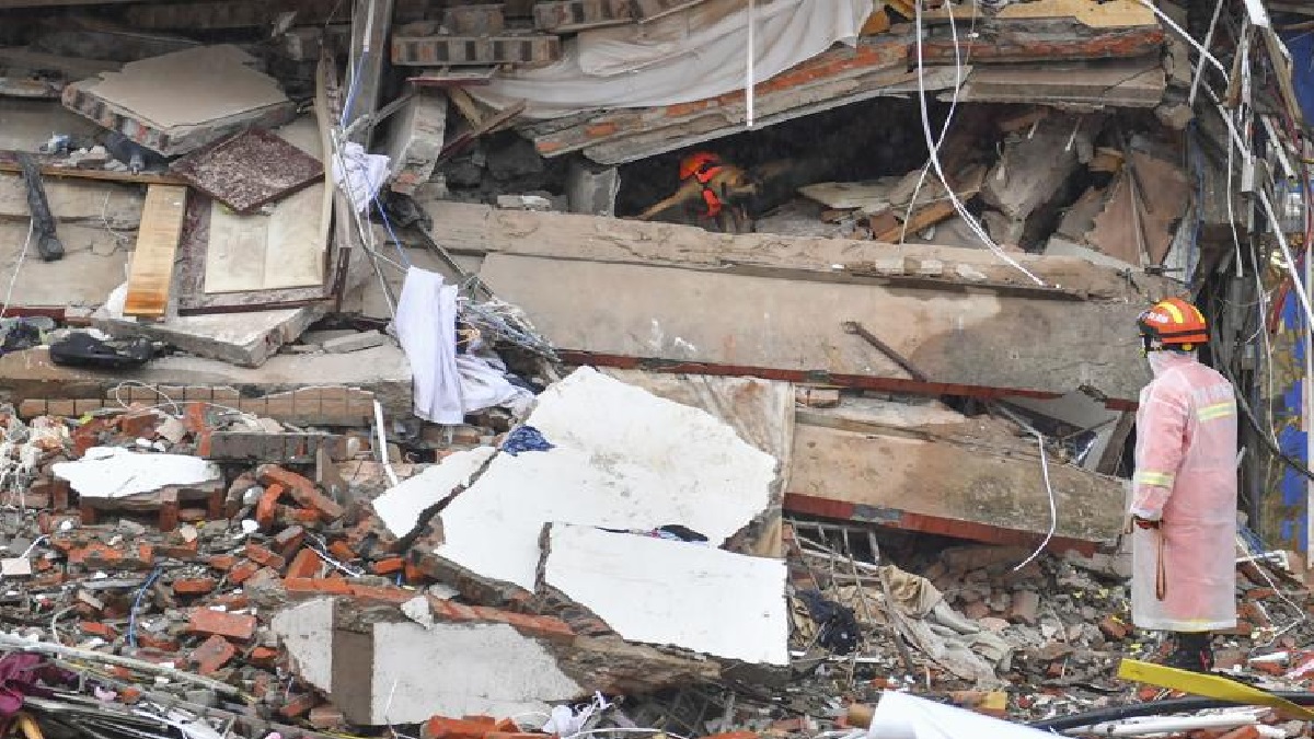 চীনে ভবন ধস: ৯৬ ঘণ্টা পর উদ্ধার আরও দুজনের মরদেহ