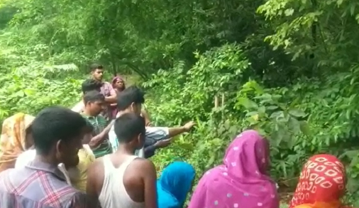 নিখোঁজের একদিন পর ঝোপ থেকে শিশুর মরদেহ উদ্ধার