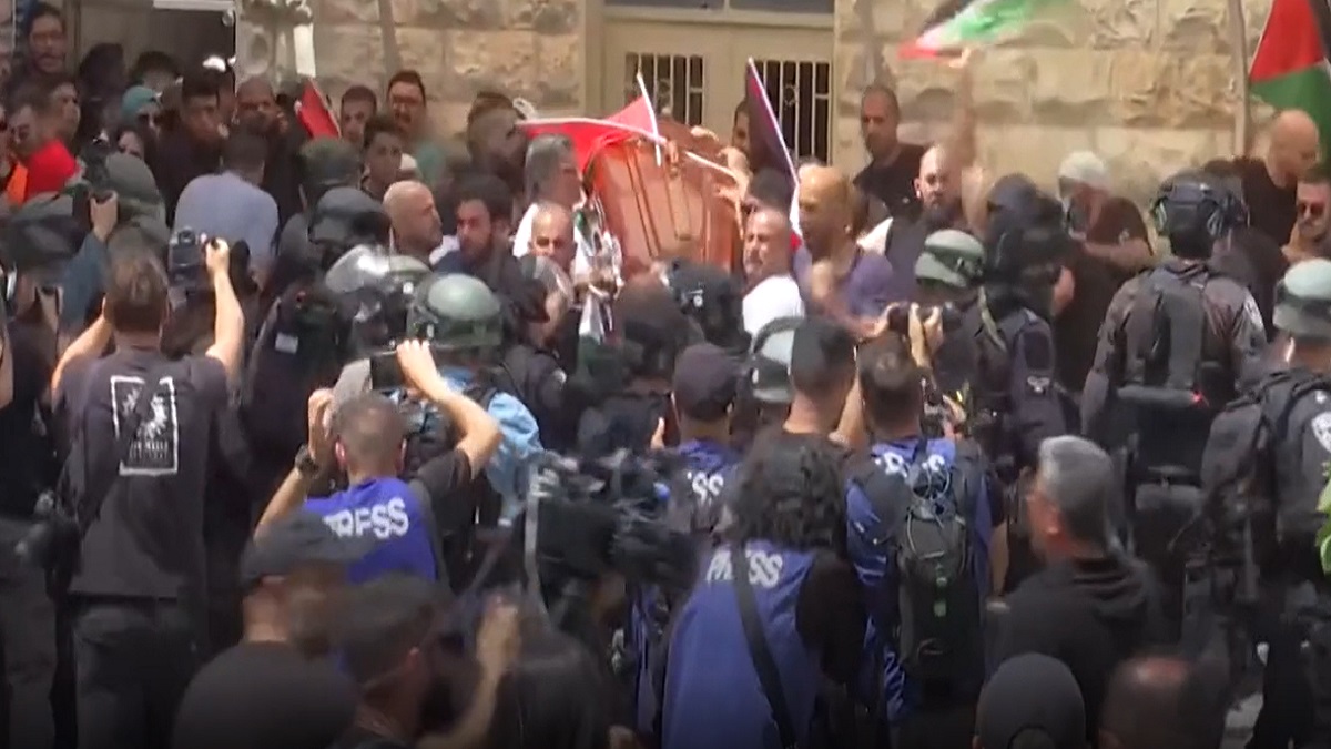 আল জাজিরার সাংবাদিক শিরিনের শেষকৃত্যেও হামলা ইসরায়েলের