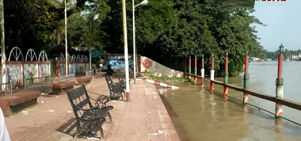 সুনামগঞ্জে কমছে বন্যার পানি, এখনও চরম দুর্ভোগে বানভাসি মানুষ