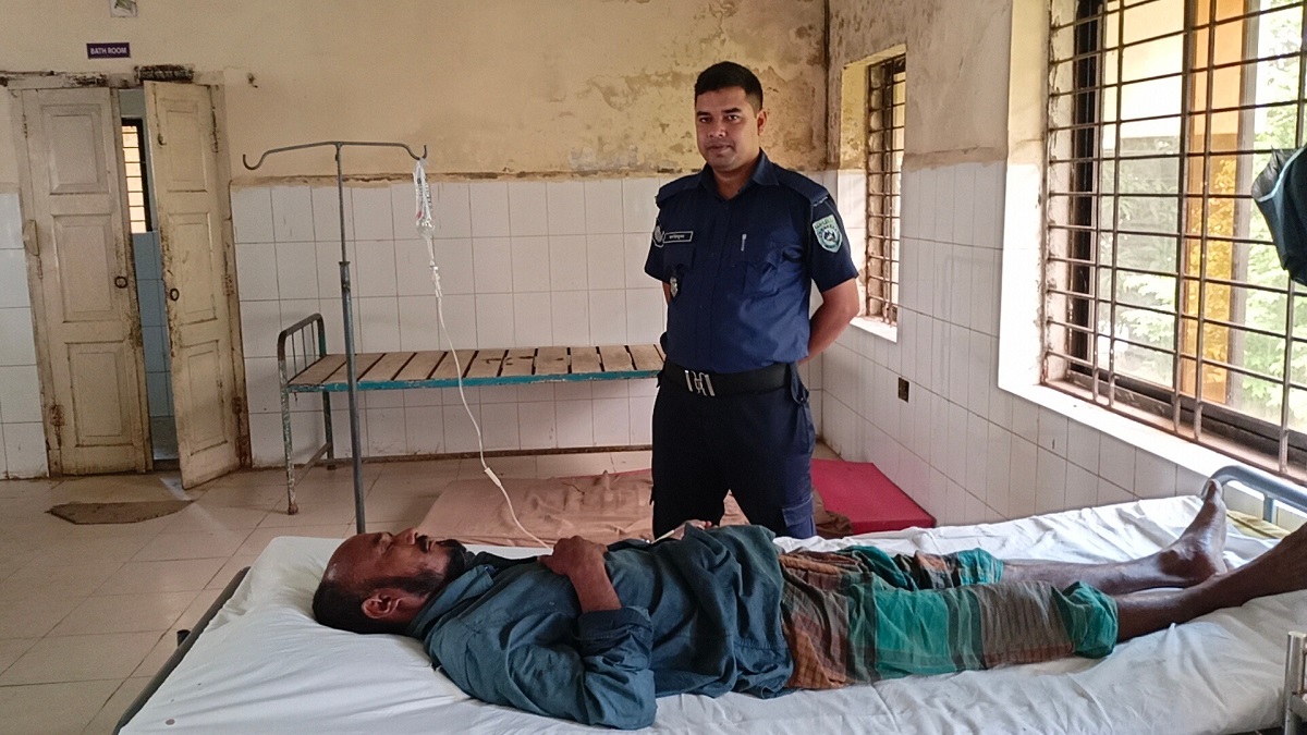 দিনাজপুরে ধান কাটতে এসে রোহিঙ্গা আটক