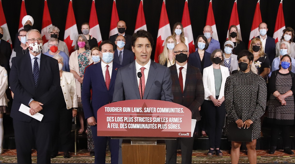 কানাডায় বন্ধ হচ্ছে ব্যক্তি পর্যায়ে বন্দুক বেচাকেনা