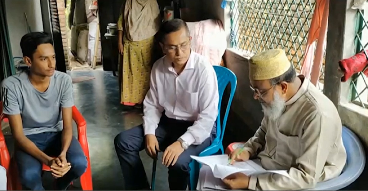 জয়পুরহাটে চলছে ভোটার তালিকা হালনাগাদ