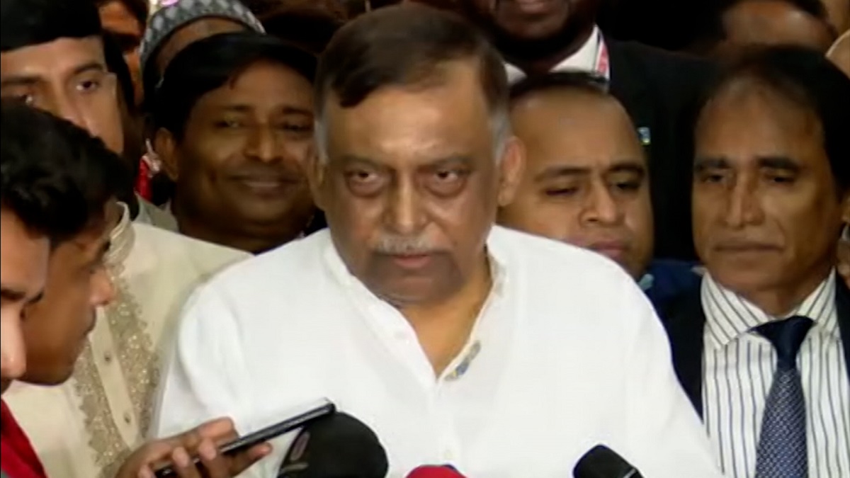 ১১৬ জনকে ধর্ম ব্যবসায়ী আখ্যা দিয়ে গণকমিশনের অভিযোগের কোনো ভিত্তি নেই: স্বরাষ্ট্রমন্ত্রী