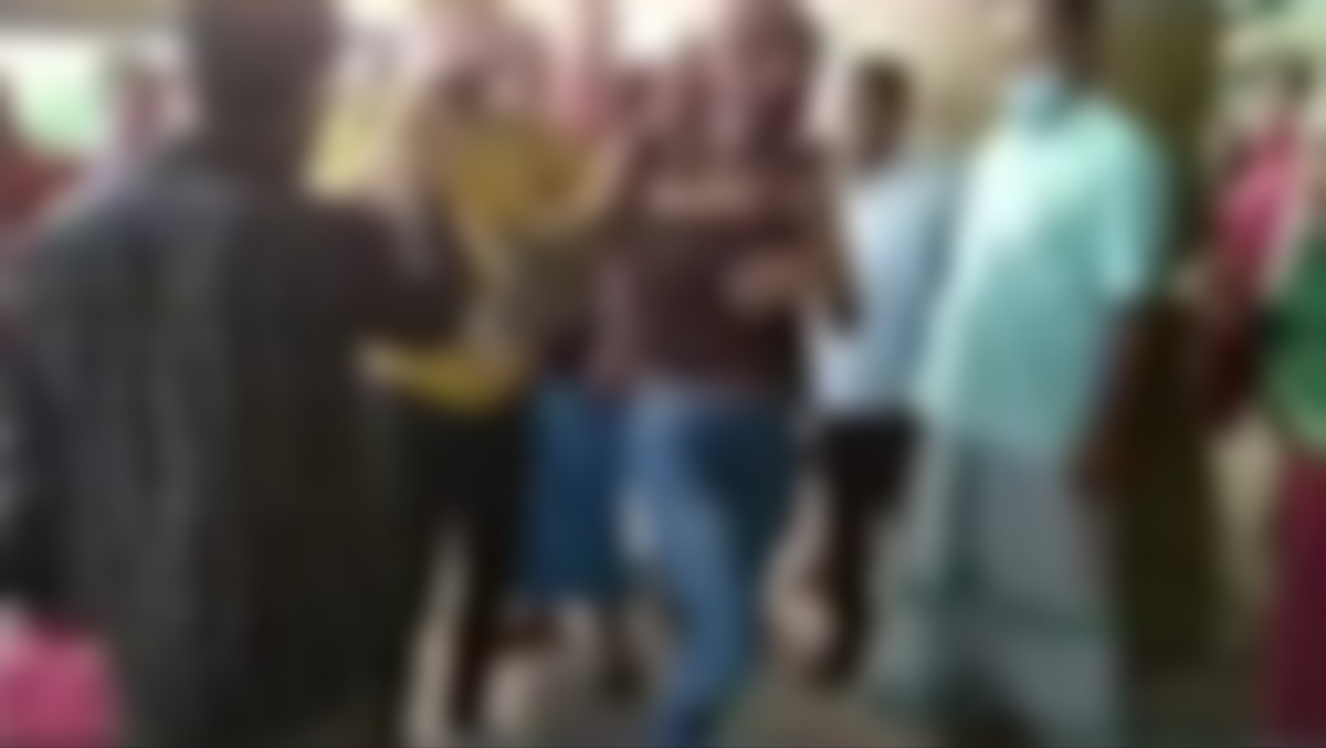 ‘শালীন পোশাক’ পরেননি অজুহাত দিয়ে তরুণীকে শ্লীলতাহানি