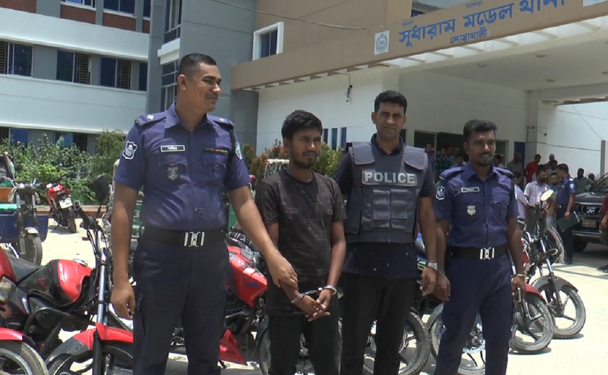 নোয়াখালীতে ৯টি চোরাই মোটরসাইকেলসহ আটক ১