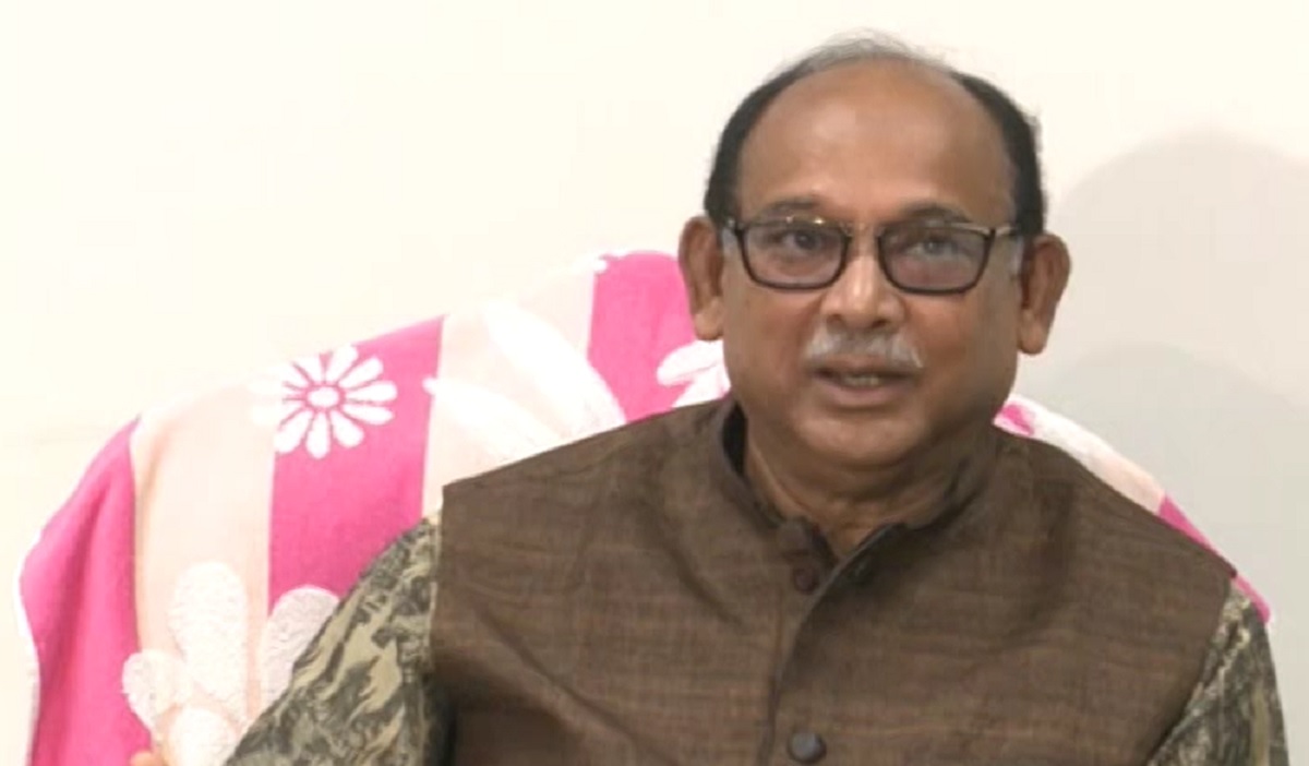 নয় মাস হয়েছে নতুন বিয়ে করেছি, বুঝে উঠতে আমার স্ত্রীর সময় লাগবে: রেলমন্ত্রী