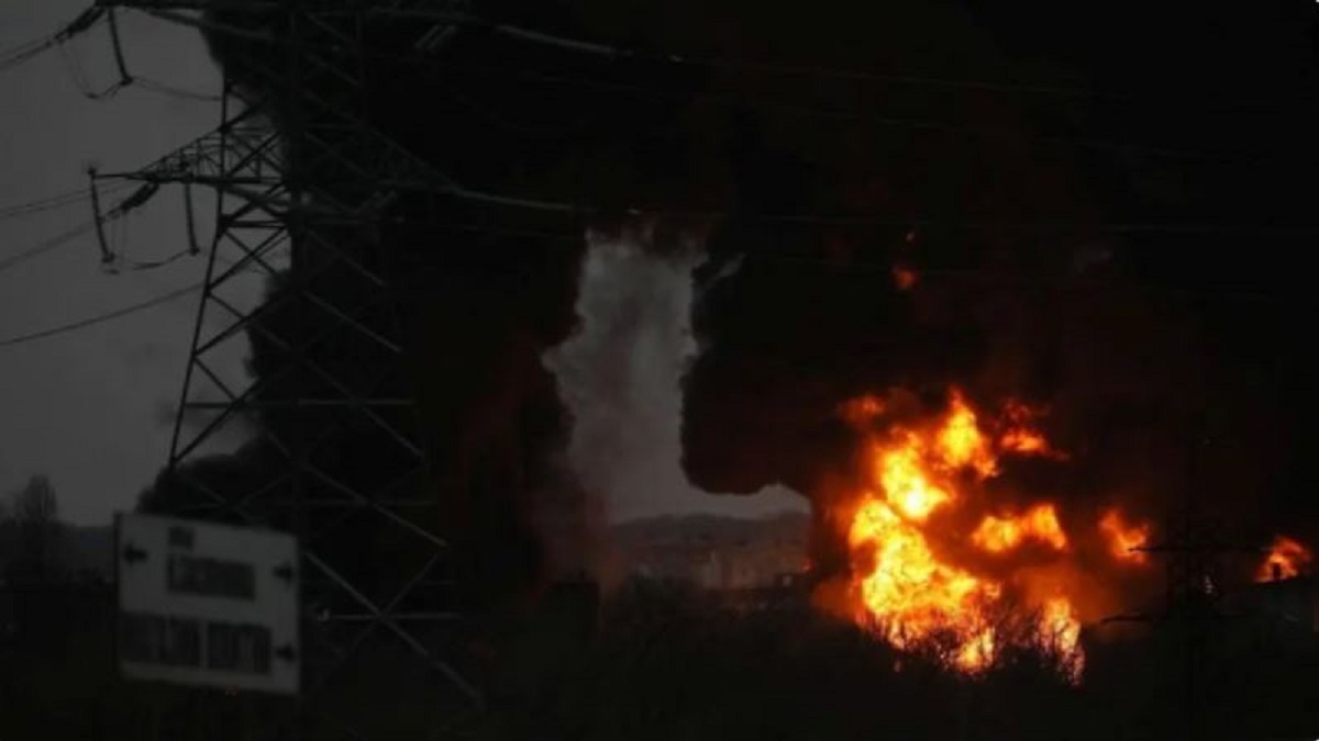 ইউক্রেন সীমান্তবর্তী রাশিয়ার সামরিক স্থাপনায় আগুন