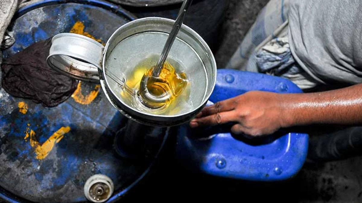 বাজারে আসতে শুরু করেছে সয়াবিন তেল