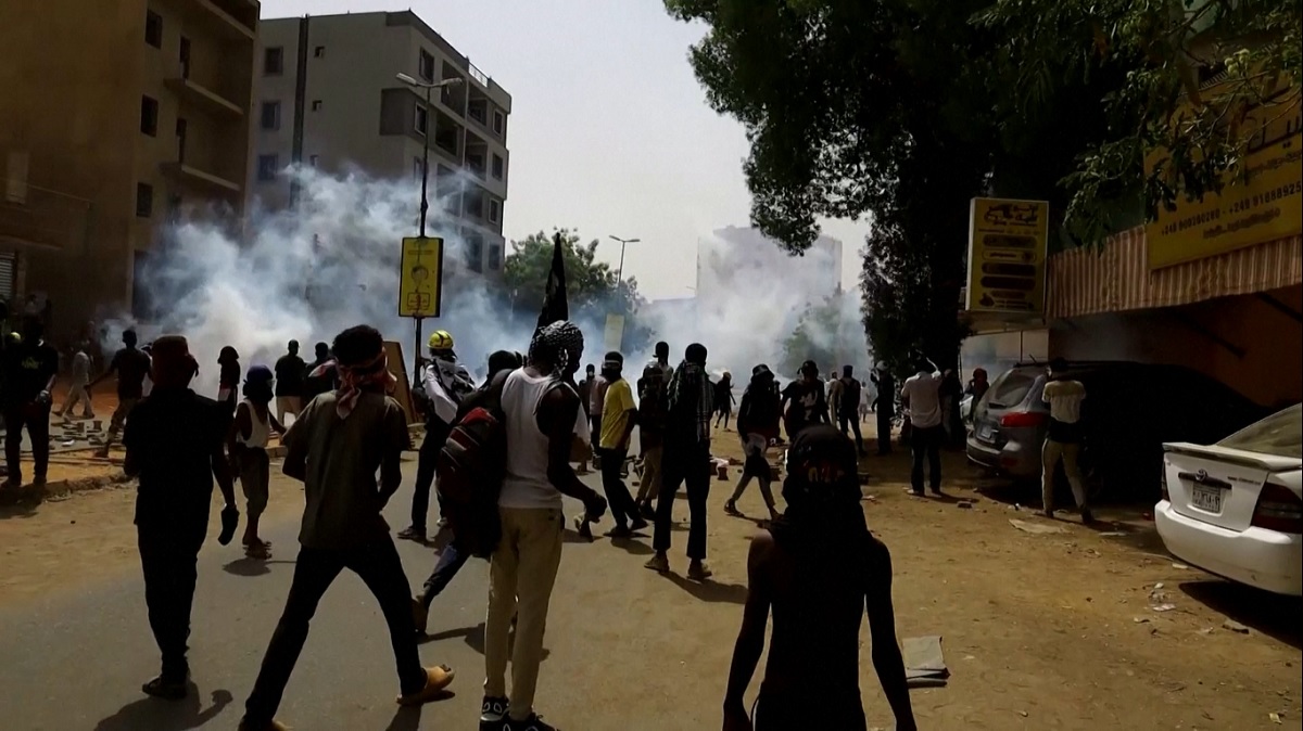 গণতান্ত্রিক সরকারের দাবিতে আবারও উত্তাল সুদান