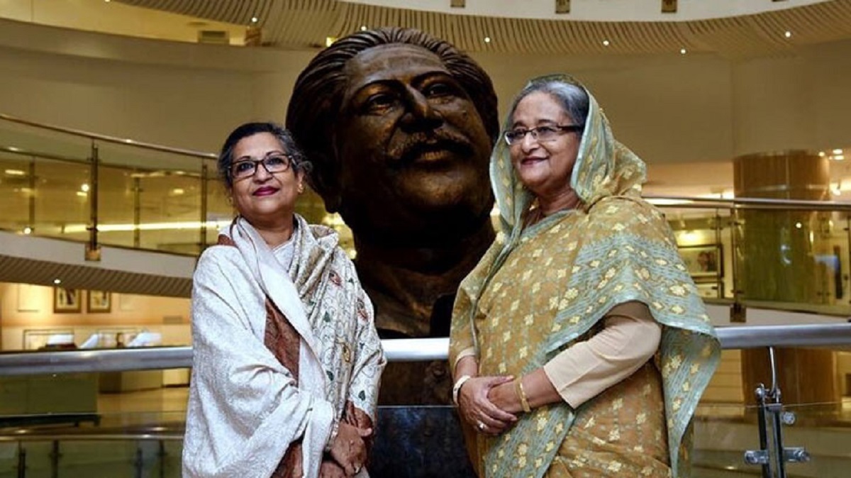 সরকারি সফরে টুঙ্গিপাড়ায় প্রধানমন্ত্রী শেখ হাসিনা ও শেখ রেহানা