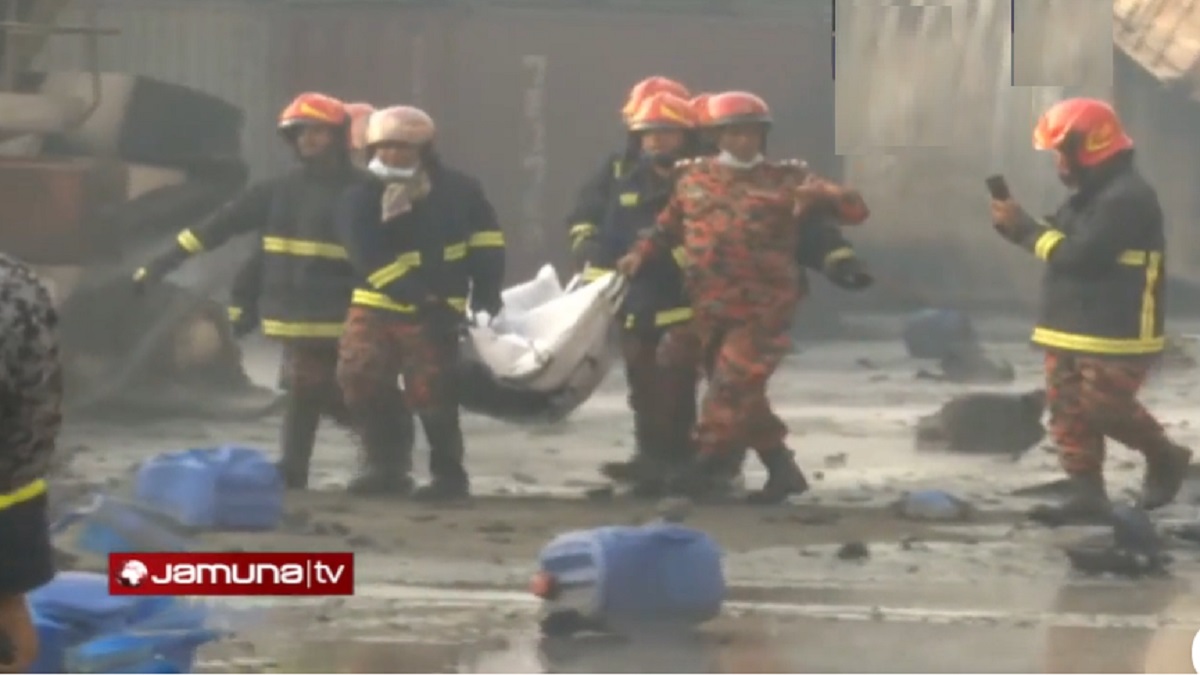 ভোরের আলো ফোটার পর থেকেই বেরিয়ে আসছে একের পর এক লাশ, সংখ্যা বেড়ে ১৬