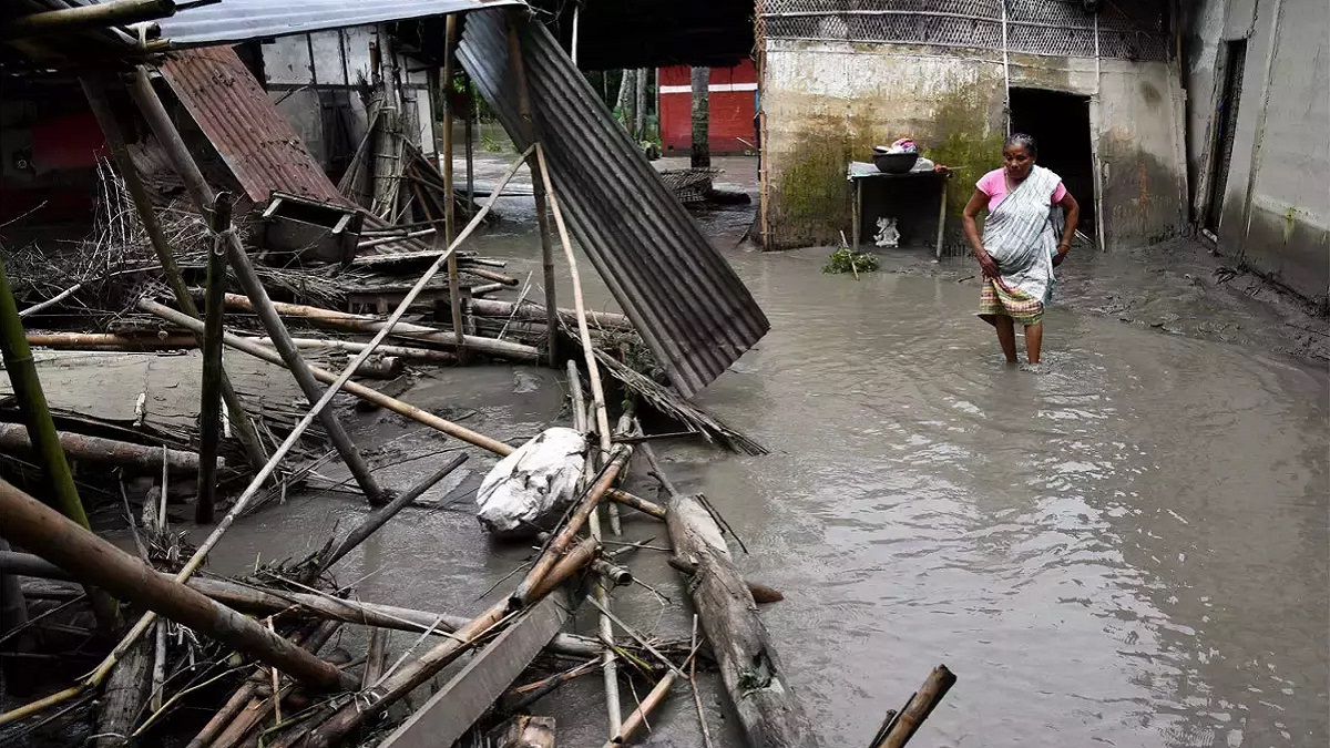 পানি কমছে আসাম ও মেঘালয়ে, বাড়ছে পানিবাহিত রোগ