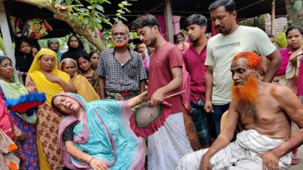 নিহত সাংবাদিক আব্দুল বারীর বাড়িতে চলছে শোকের মাতম