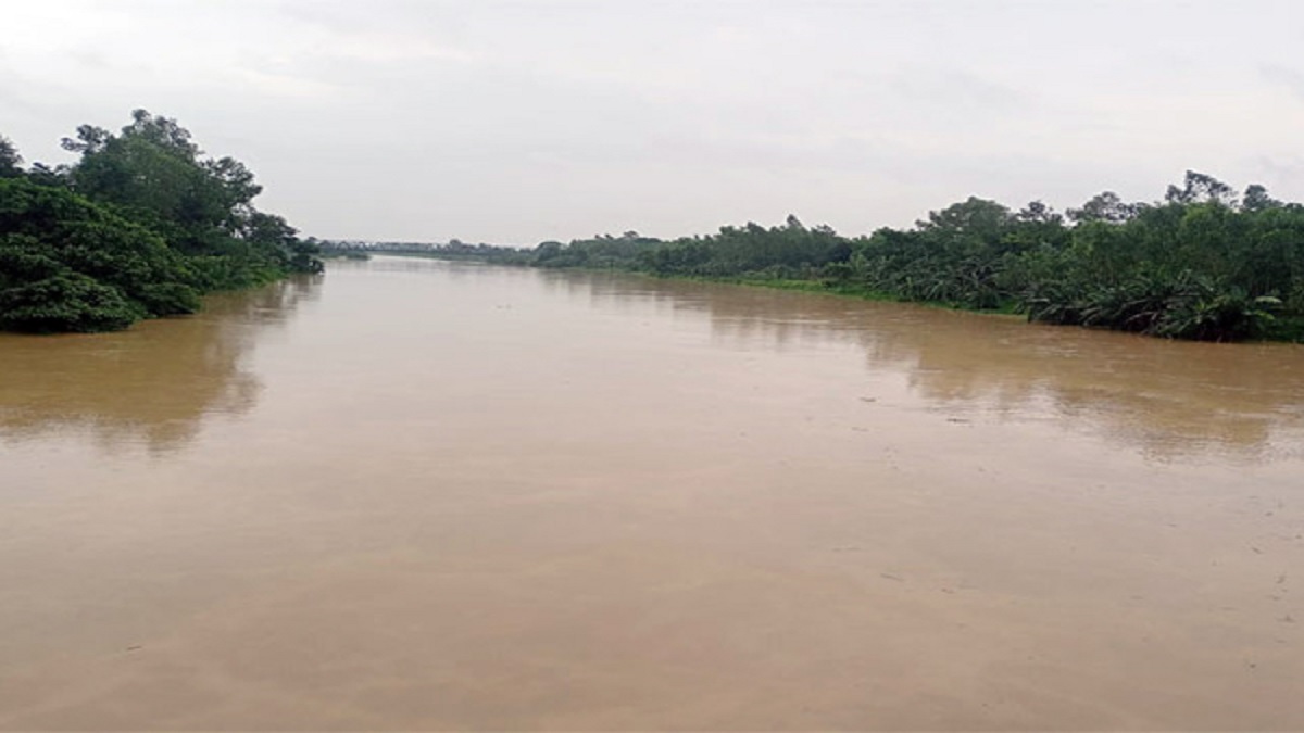 হুমকিতে হবিগঞ্জ শহর রক্ষা বাঁধ, জেলা প্রশাসনের সতর্কতামূলক মাইকিং