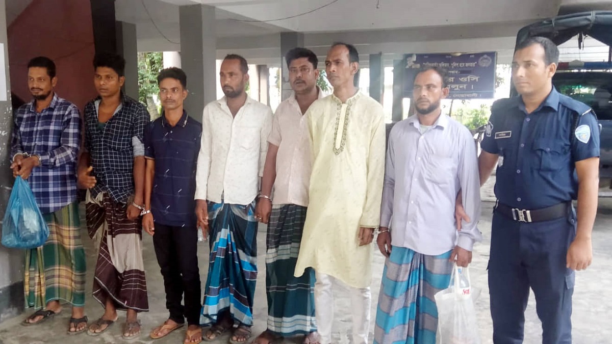 নোয়াখালীর সুবর্ণচরে ইয়াবাসহ গ্রেফতার ৫