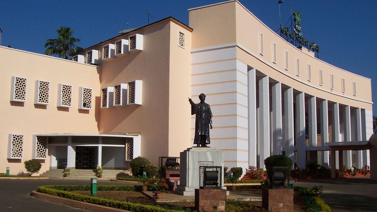 ওড়িশার সব মন্ত্রীর পদত্যাগ