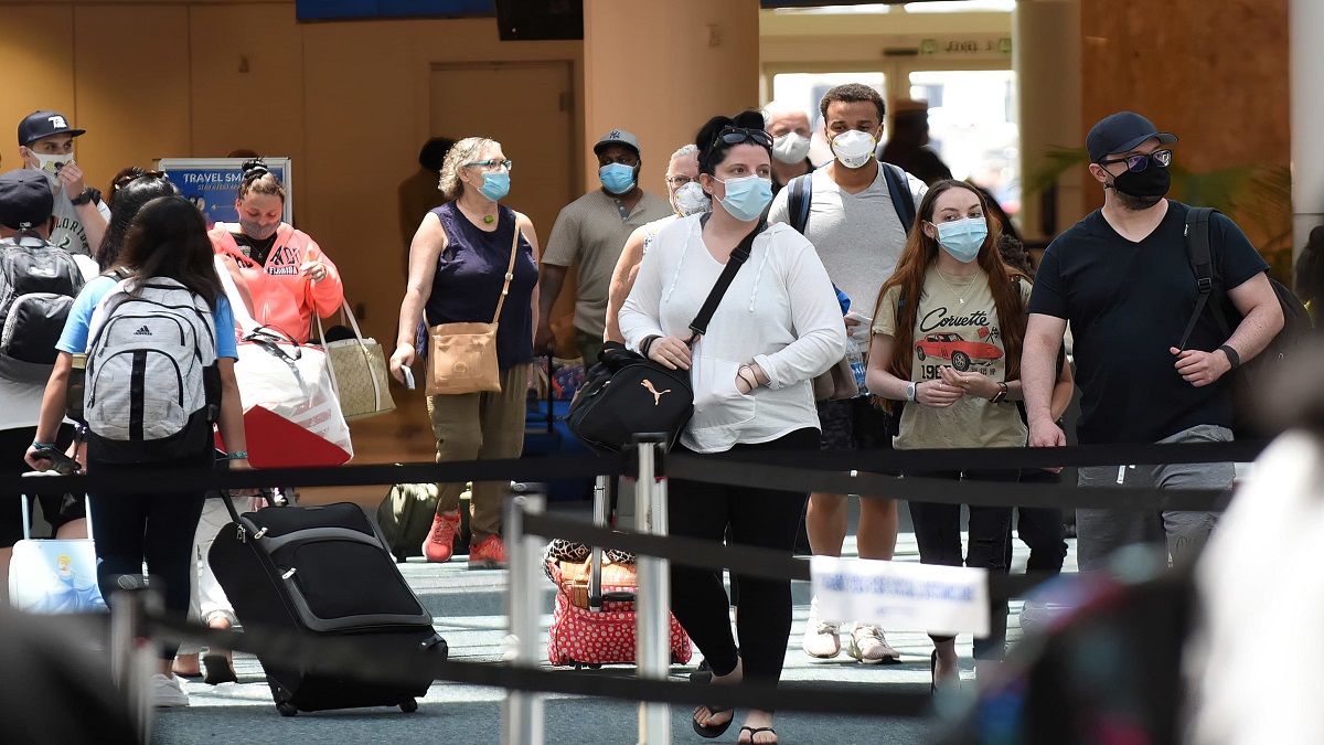 যুক্তরাষ্ট্র ভ্রমণে শিথিল হচ্ছে করোনা বিধিনিষেধ