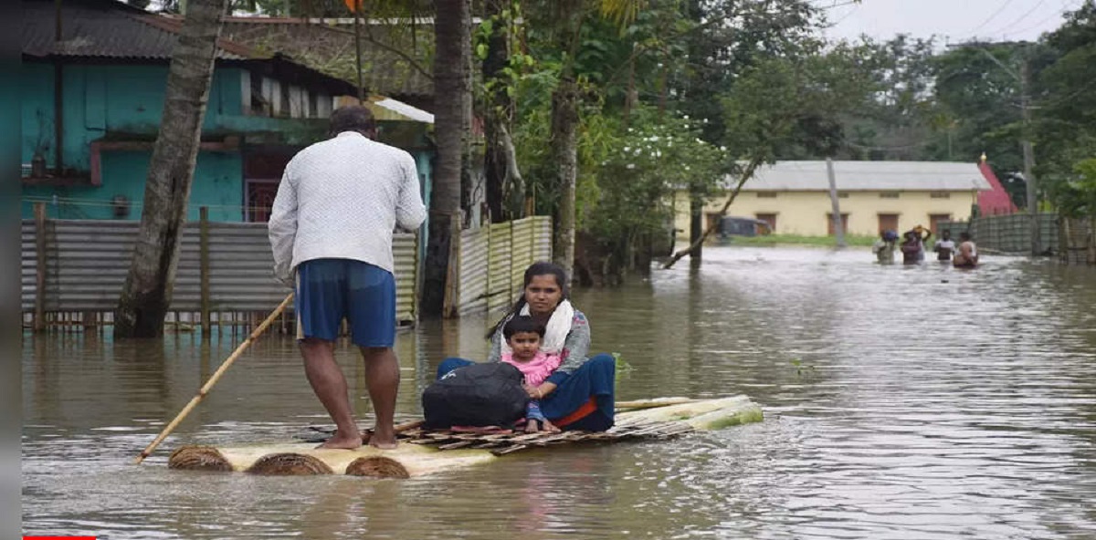 ভয়াবহ বন্যা ও ভূমিধসে ভারতে নিহতের সংখ্যা বেড়ে ৯০