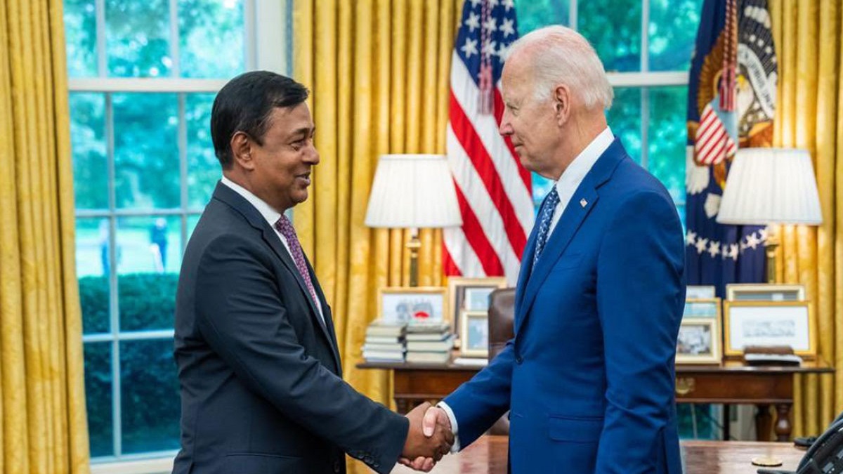 জো বাইডেনকে বাংলাদেশ সফরের আমন্ত্রণ