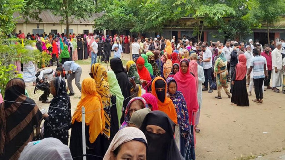 ১০১ কেন্দ্রের ফলেও সামান্য এগিয়ে সাক্কু, বাকি আছে ৪ কেন্দ্র