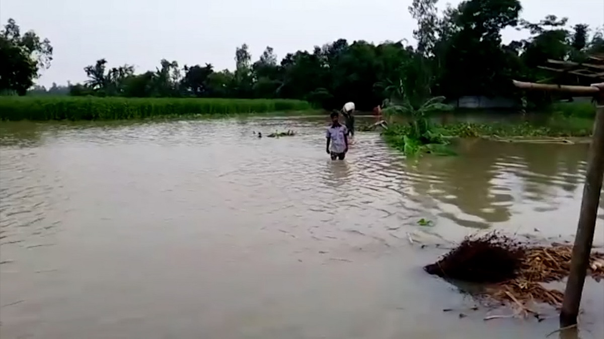কমছে নদ-নদীর পানি, সারা দেশের বন্যা পরিস্থিতির উন্নতি