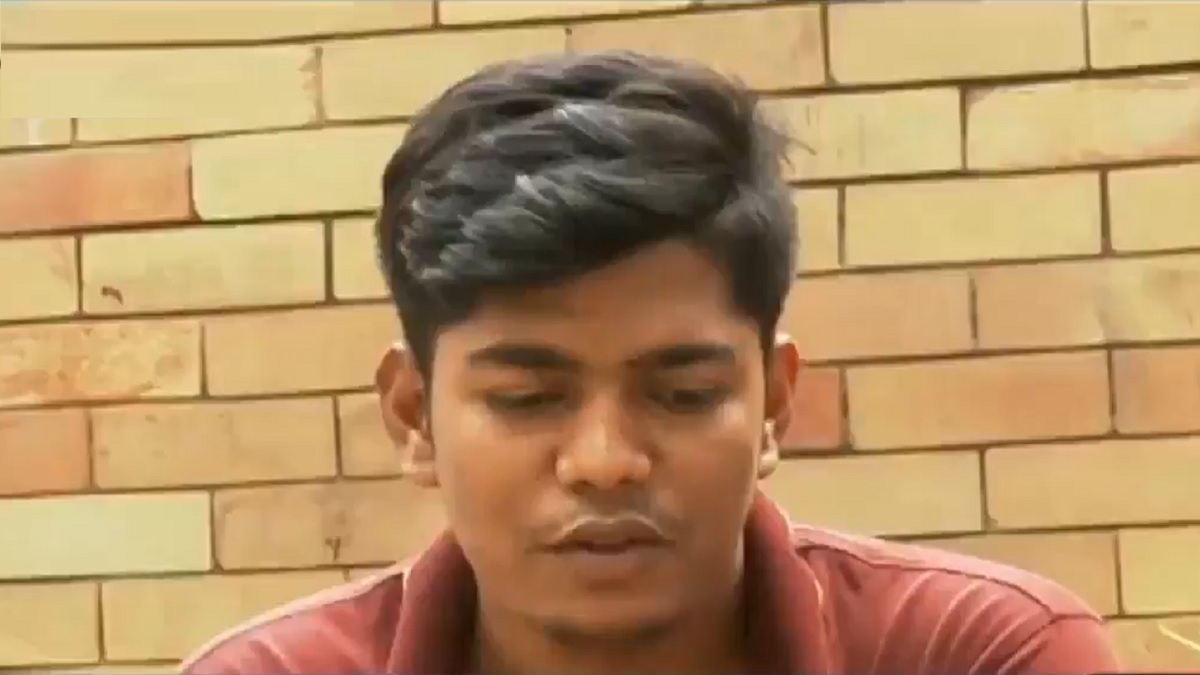 ক্রিকেট মাঠে চোখের আলো হারানো ইমরান খেলতে চান ব্লাইন্ড টিমে