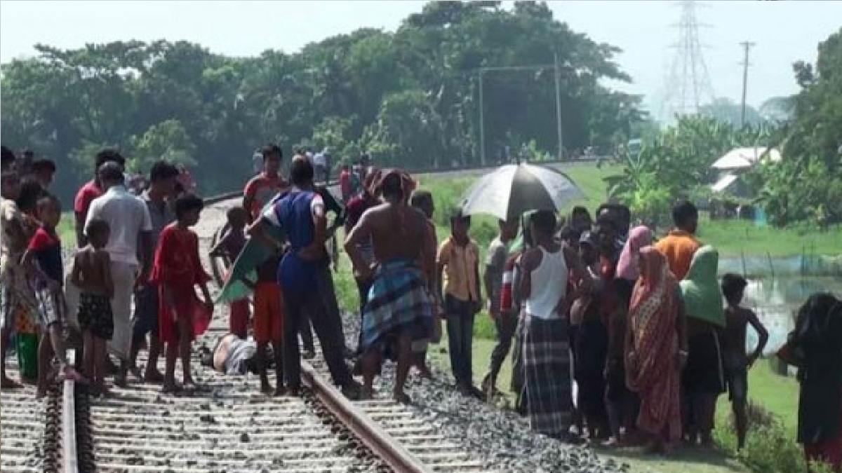 যশোরে বাবার আত্মহত্যার খবর শুনে ট্রেনের নিচে ঝাঁপ দিয়ে ছেলের মৃত্যু