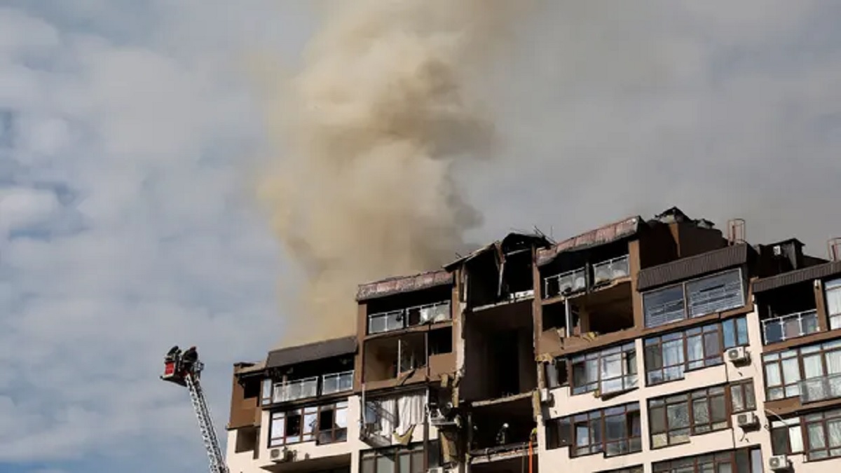 কিয়েভে একের পর এক ক্ষেপণাস্ত্র হামলা