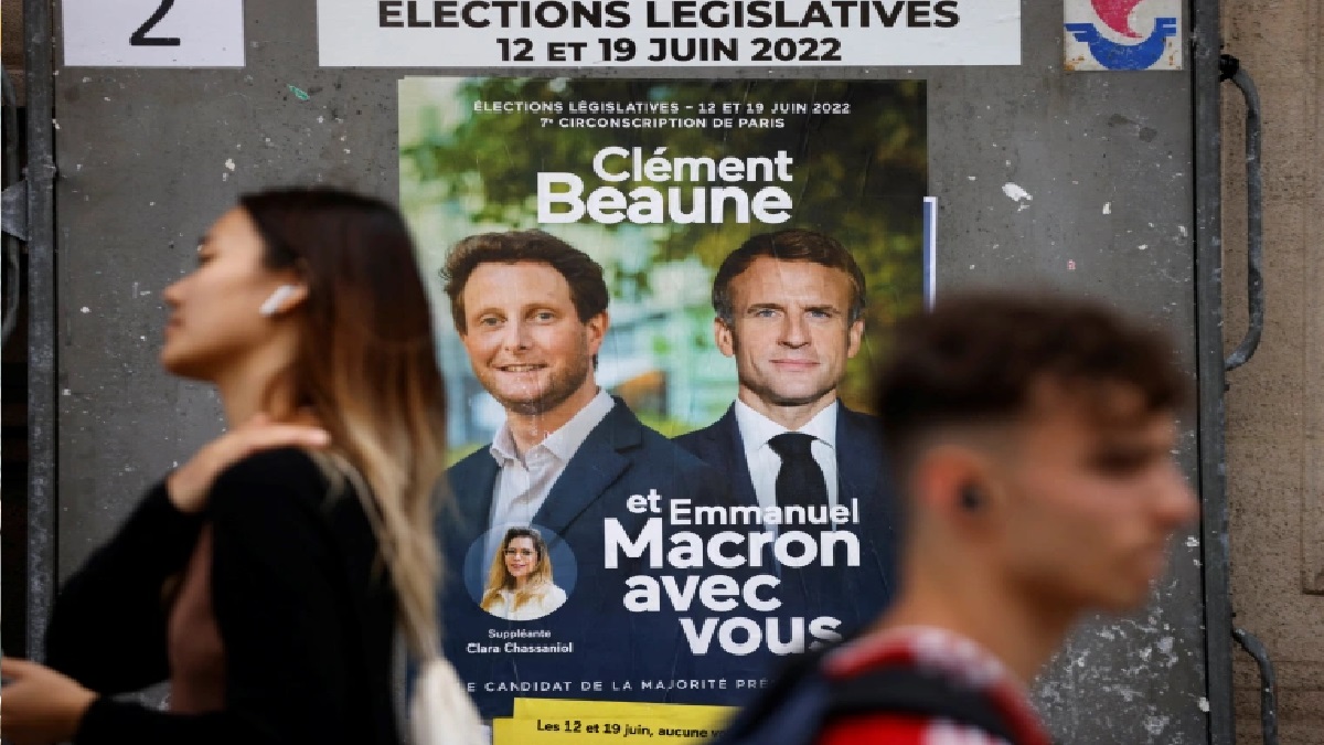 ফ্রান্সে জাতীয় নির্বাচনে ধাক্কা খেতে পারেন ম্যাকরন