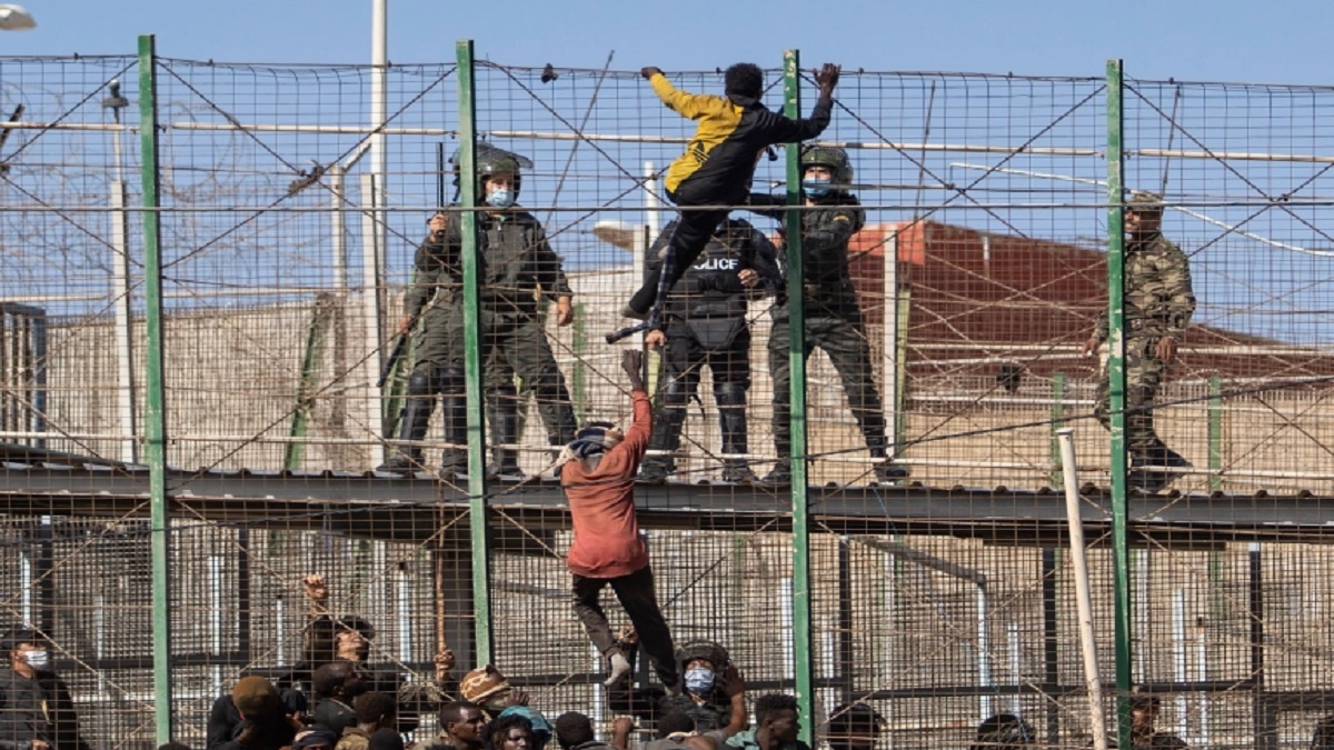 মরক্কো থেকে স্পেনে প্রবেশকালে অভিবাসন প্রার্থীদের মৃতের সংখ্যা বেড়ে ২৭