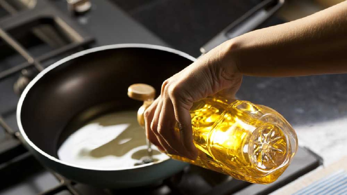 সরিষার তেলের বদলে অলিভ অয়েল ব্যবহার করছেন, লাভ হচ্ছে তো?