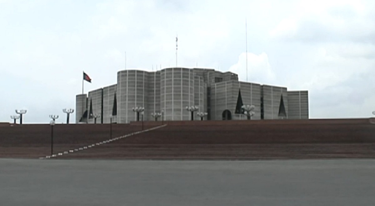 ডলারের ঊর্ধ্বমূল্যের মধ্যেই দেড়শ’ প্রকল্পে বড় বিদেশি ঋণ খুঁজছে সরকার