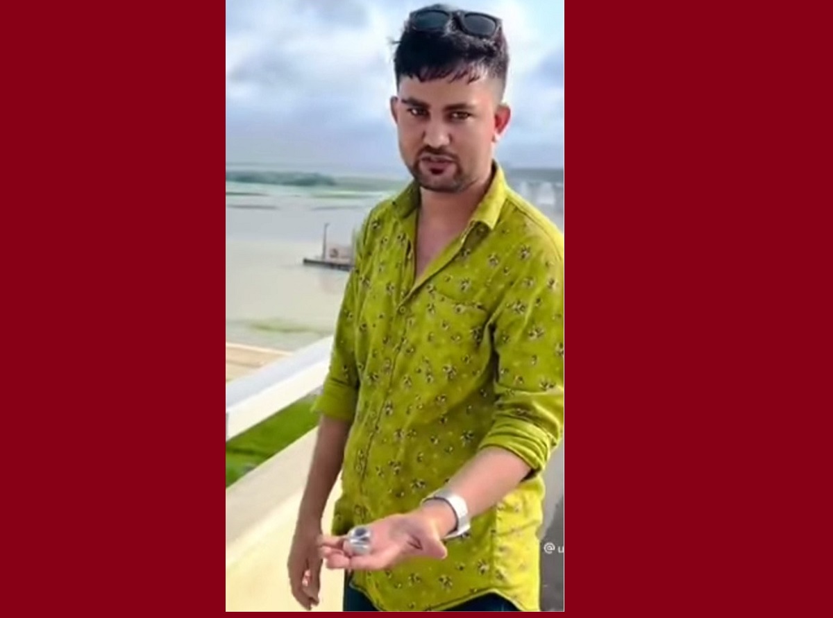 পদ্মা সেতুর রেলিংয়ের নাট খুলে ফেলা সেই যুবক গ্রেফতার