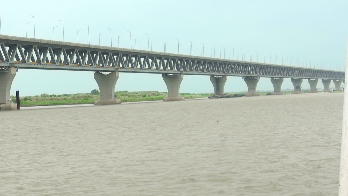 পদ্মা সেতুর কারণে দক্ষিণ ও দক্ষিণ-পশ্চিমাঞ্চলের বাস ভাড়া কমবে কমপক্ষে দু’শ টাকা