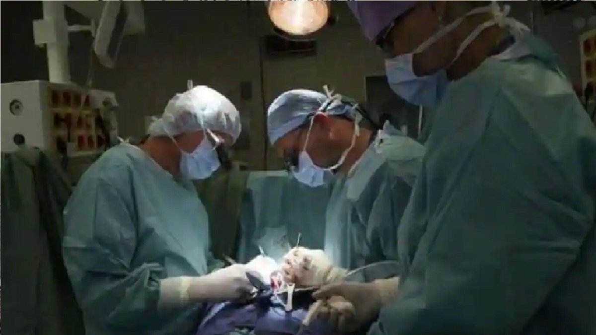 পাকিস্তানে নবজাতকের মাথা কেটে মায়ের পেটেই রেখে দিলেন স্বাস্থ্যকর্মীরা