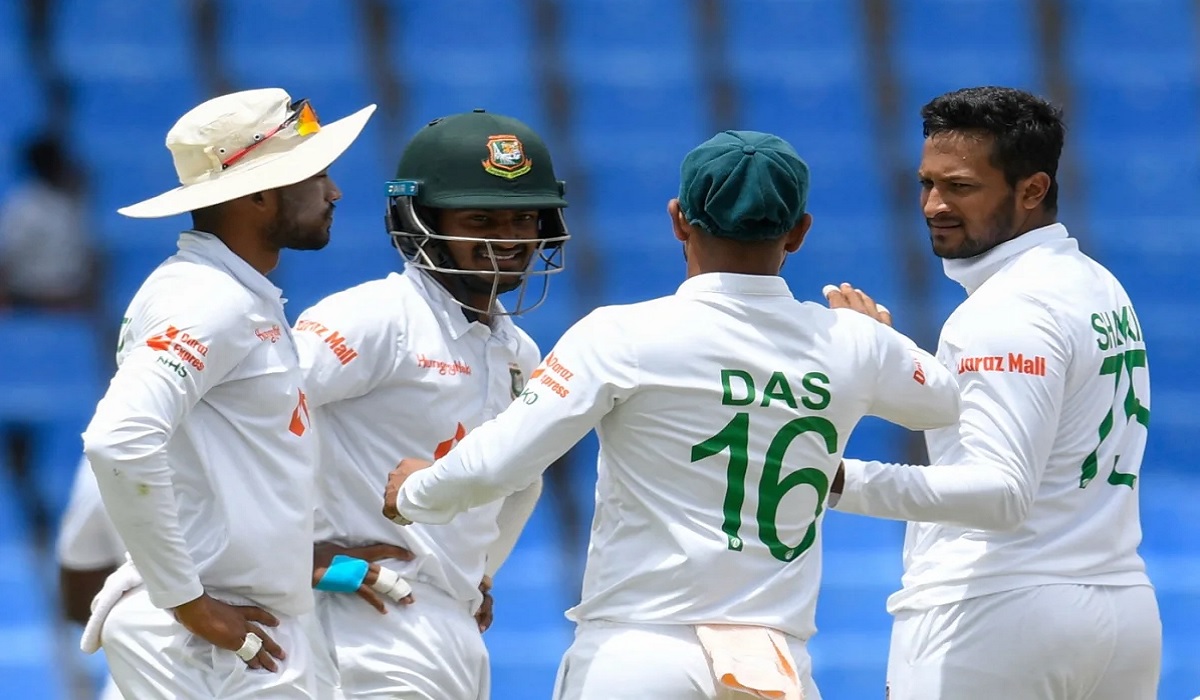 বড় লিডের পথে উইন্ডিজ, সাকিবের উইকেট ছাড়া সাফল্যহীন সেশন