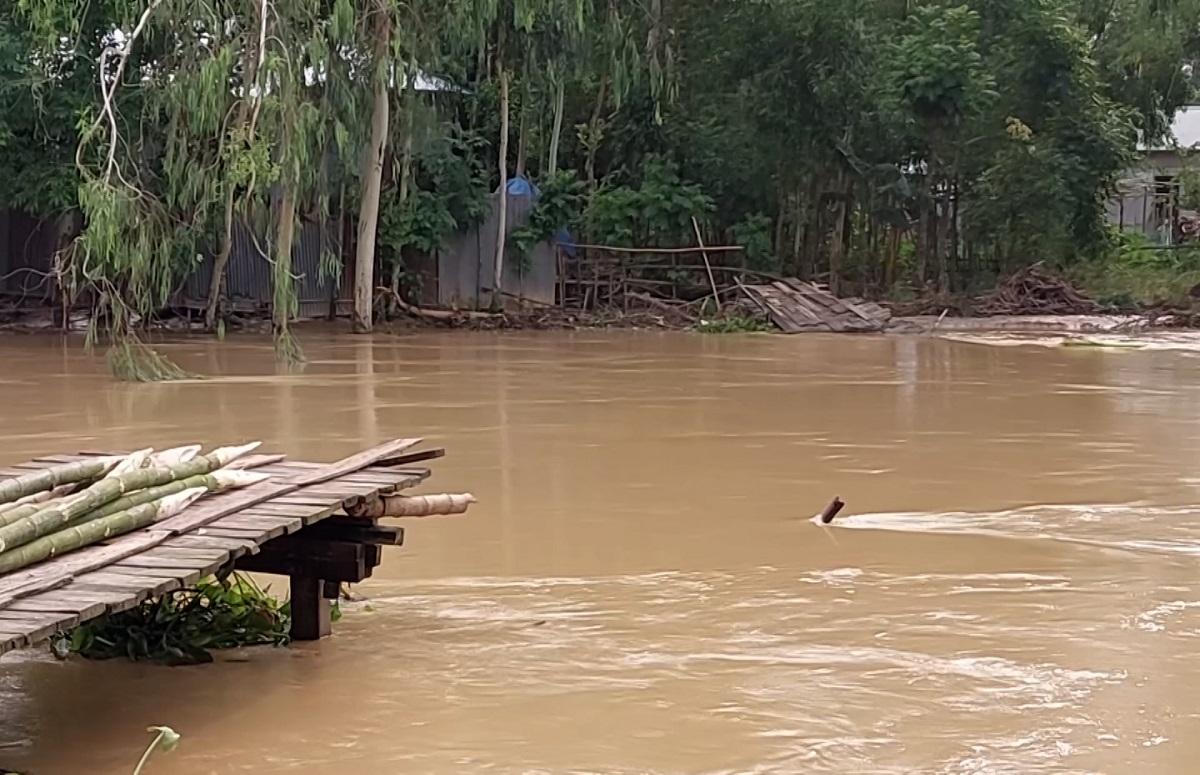 শেরপুরে বন্যায় বিপর্যস্ত মানুষের নতুন দুশ্চিন্তা এনজিওর কিস্তি