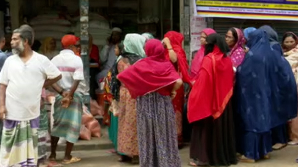 দুই মাস বিরতির পর আবারও চালু হলো টিসিবির পণ্য বিক্রি কার্যক্রম