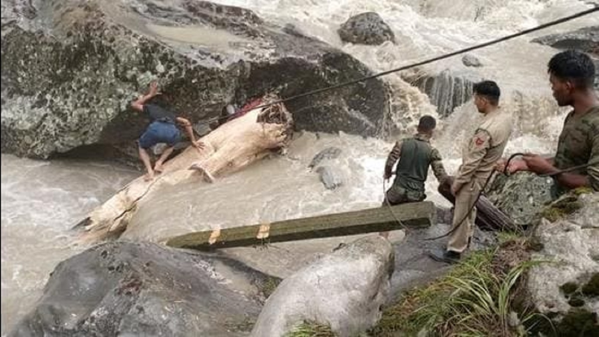 কাশ্মিরের অমরনাথ তীর্থকেন্দ্রে প্রবল বৃষ্টিতে নিহত অন্তত ১৫, বহু নিখোঁজ