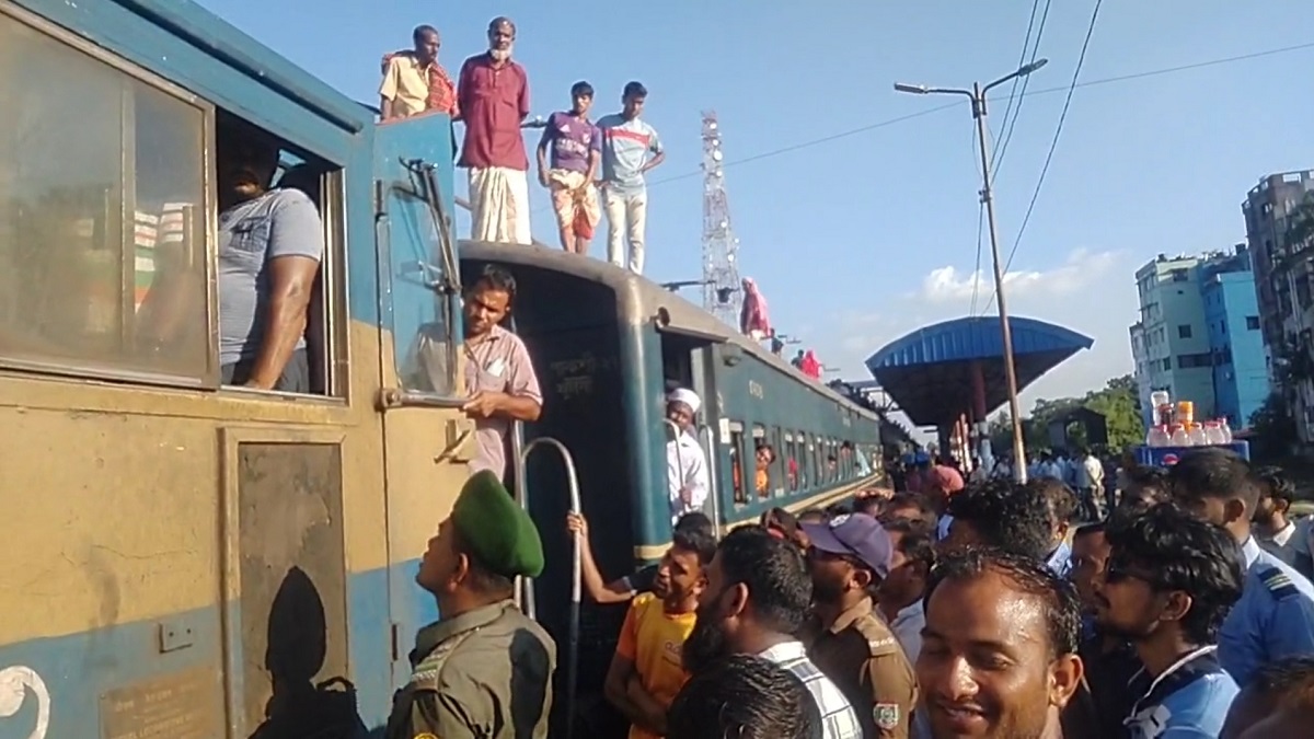 অনিয়মের প্রতিবাদ করায় গাজীপুরে ট্রেন চালককে মারধর; তিন আনসার সদস্য প্রত্যাহার