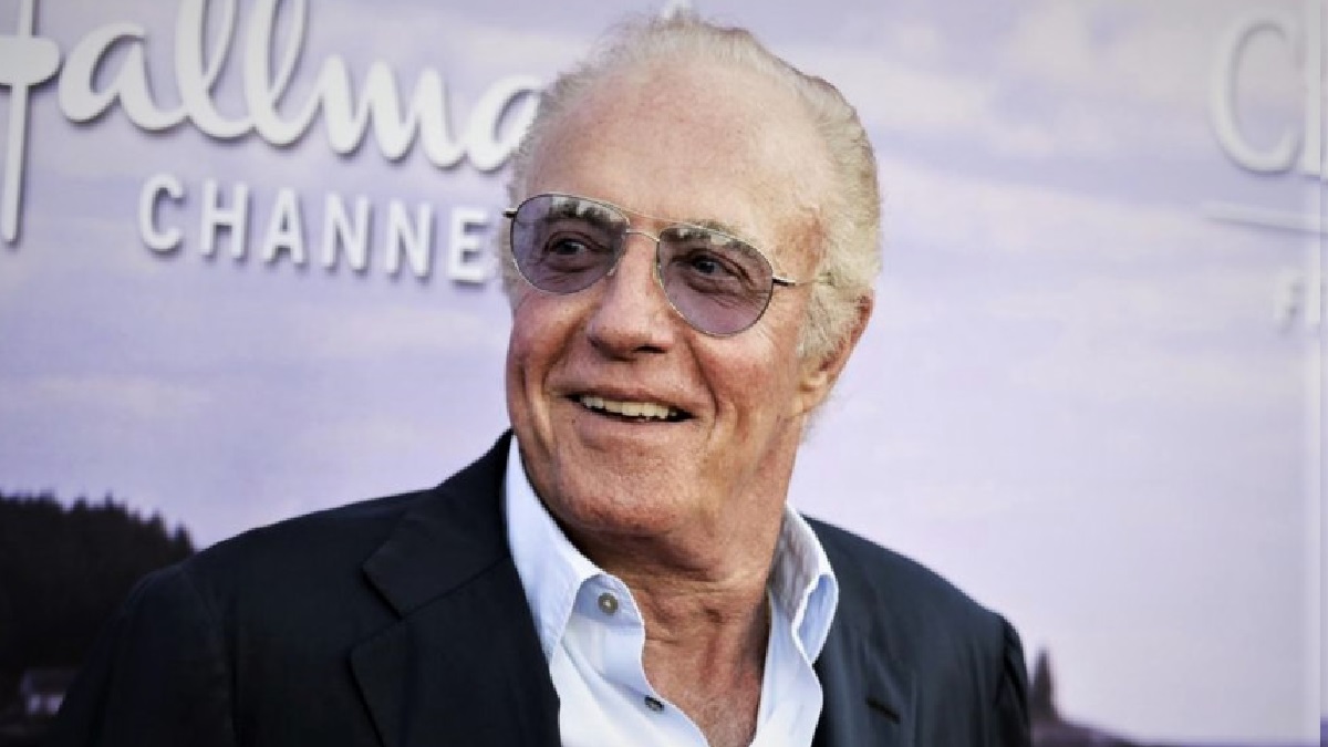 দ্য গডফাদারের জেমস কান মারা গেছেন