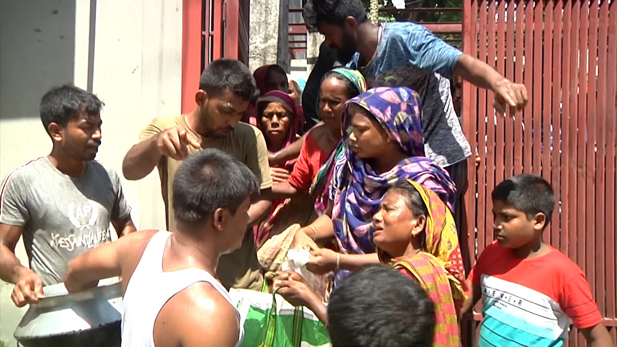 রংপুরের অলিগলিতে বেড়েছে মাংস সংগ্রহকারীর সংখ্যা, কীসের ইঙ্গিত দিচ্ছে এ দৃশ্য?
