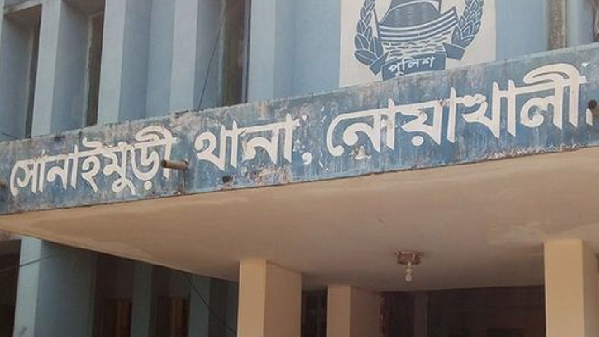 নিয়ন্ত্রণ হারিয়ে গাড়িসহ ডোবায় অটোরিকশা চালক, লাশ উদ্ধার