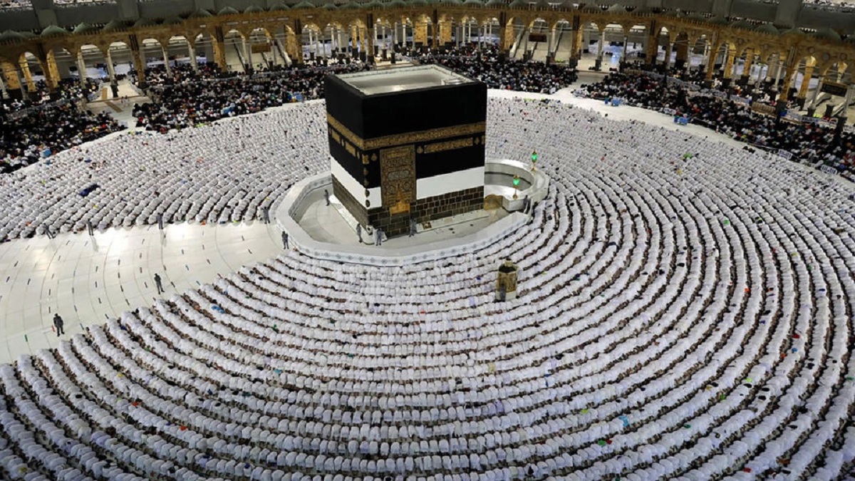 হজের বিদায়ী তাওয়াফ সারলেন হাজিরা