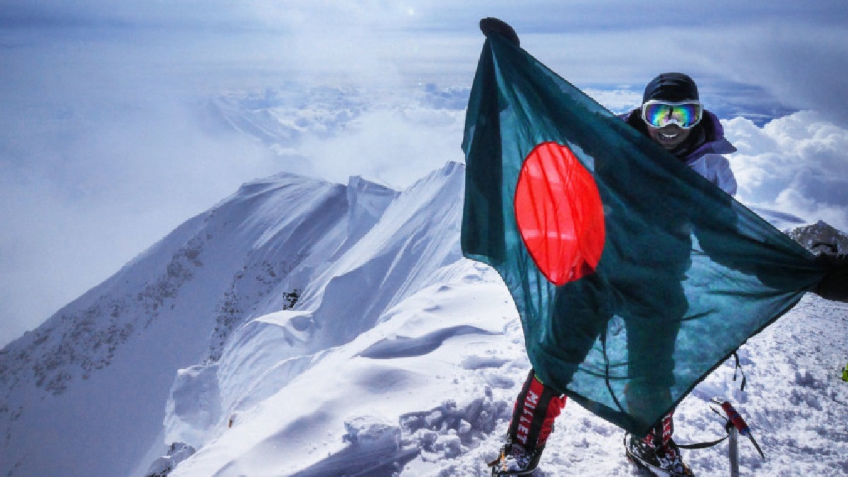 প্রথম বাংলাদেশি হিসেবে কে-টুর চূড়ায় ওয়াসফিয়া নাজরীন