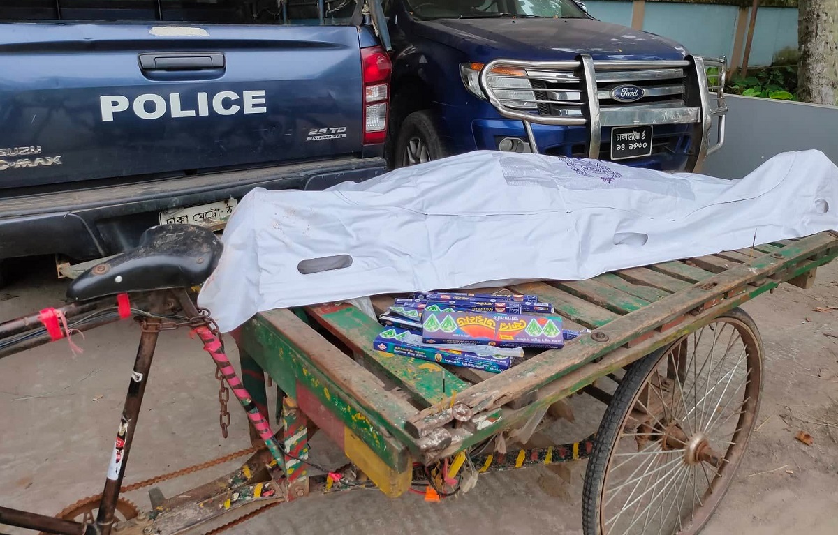 আখাউড়ায় চলন্ত ট্রাকের সাথে জামা আটকে ছিঁটকে গিয়ে প্রাণ গেলো যুবকের