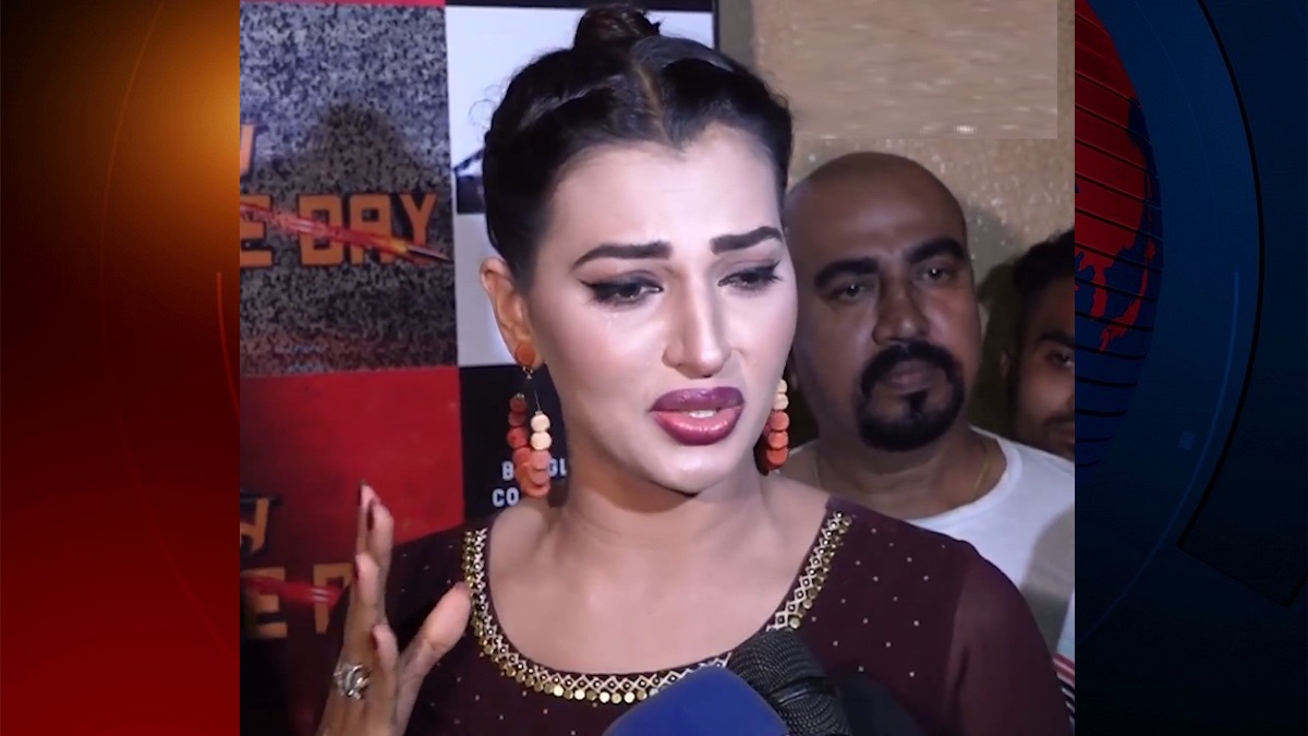 অঝোরে কাঁদলেন বর্ষা; ‘ভালো জিনিসের কেন প্রশংসা করতে পারে না মানুষ?’